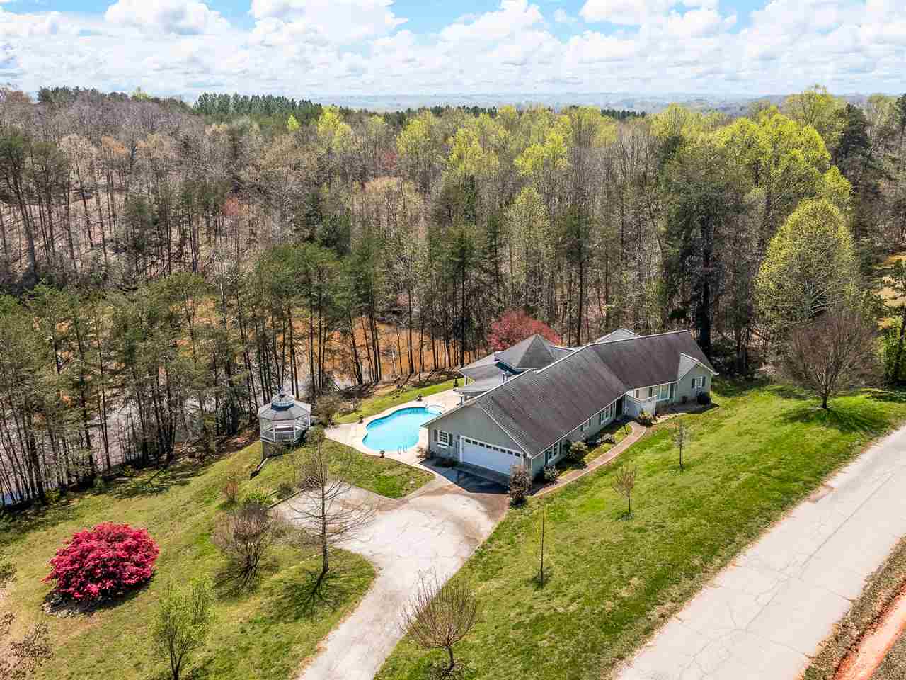 215 State Rd S-42-7023 Campobello, SC 29322 - Photo 3 of 30 Gallery Image 3