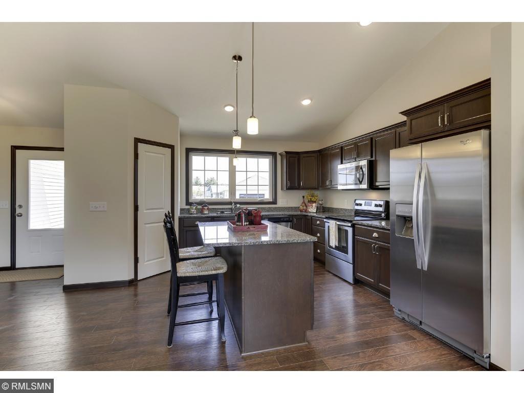 9133 Compass Pointe Road Woodbury, MN 55129 - Photo 5 of 11 Gallery Image 5