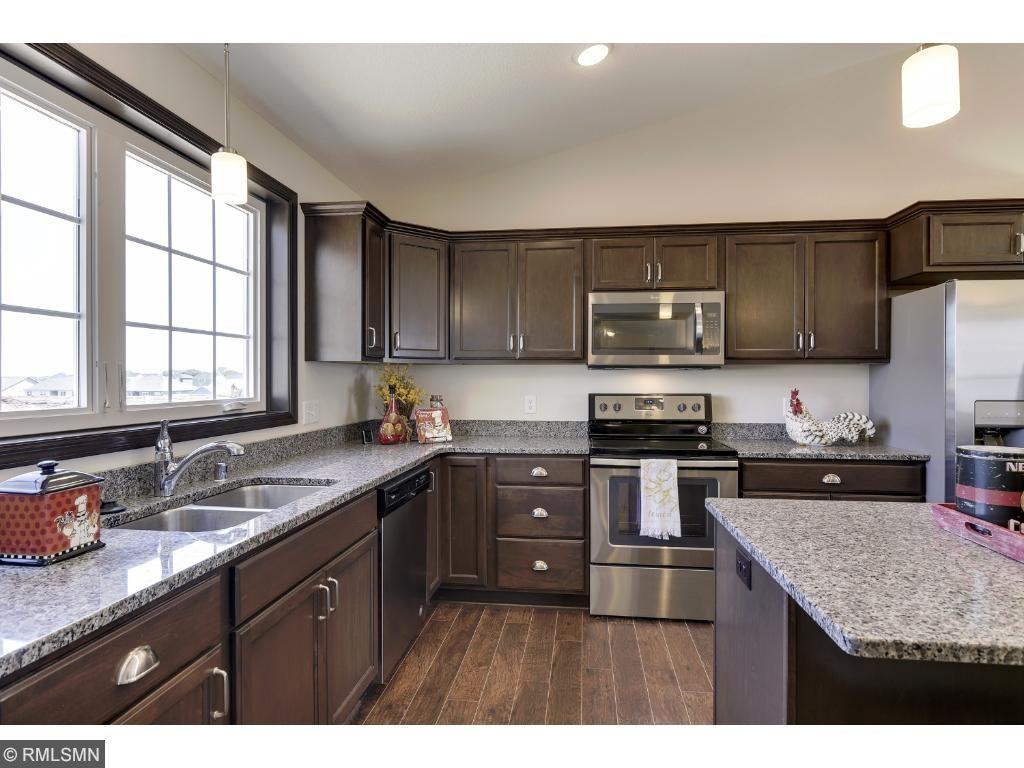 9133 Compass Pointe Road Woodbury, MN 55129 - Photo 6 of 11 Gallery Image 6