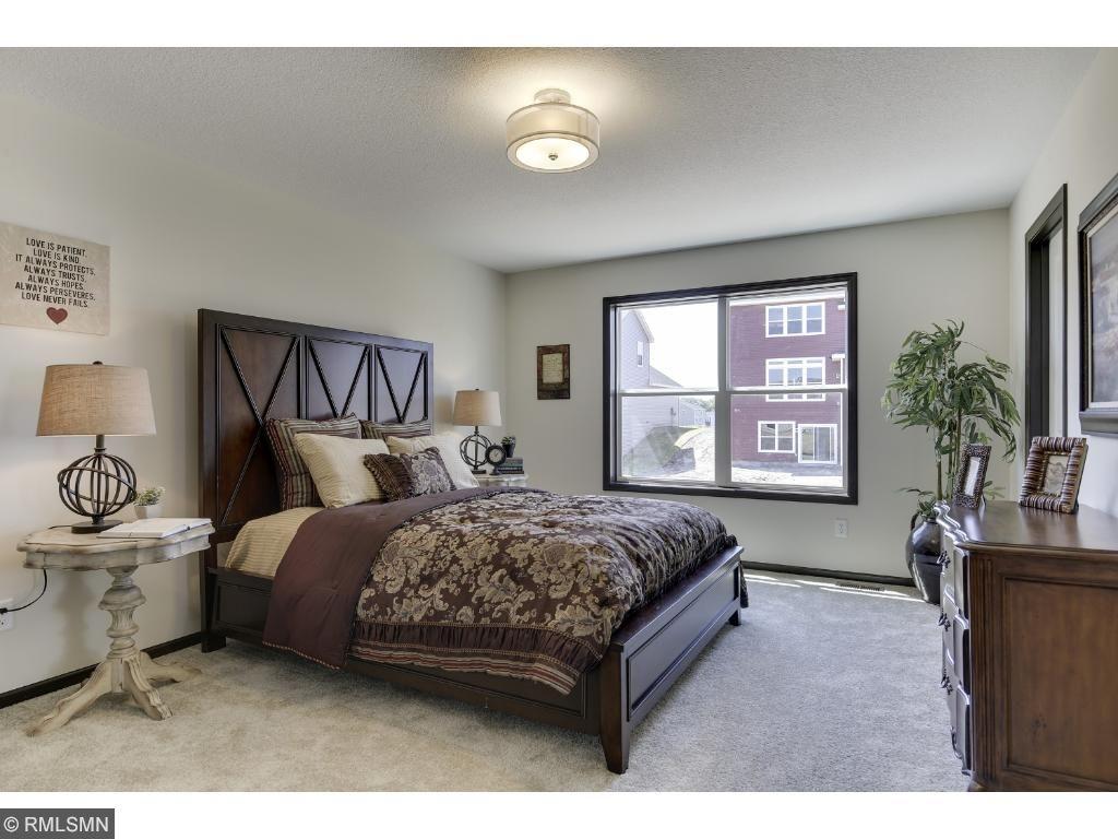 9133 Compass Pointe Road Woodbury, MN 55129 - Photo 8 of 11 Gallery Image 8