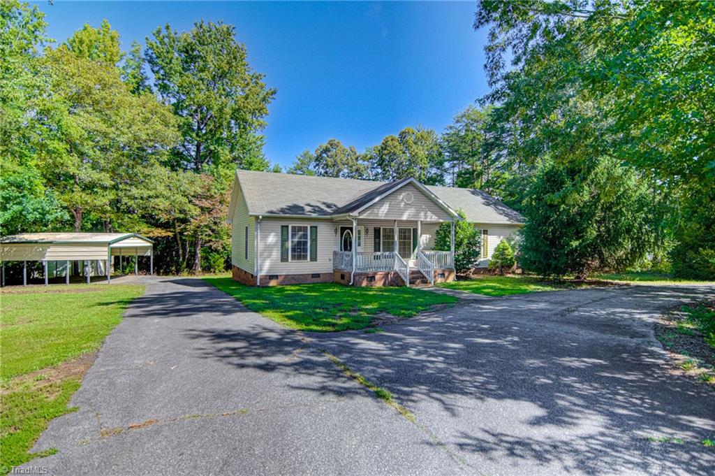 406 Grenham Road Greensboro, NC 27455 - Photo 2 of 16 Gallery Image 2