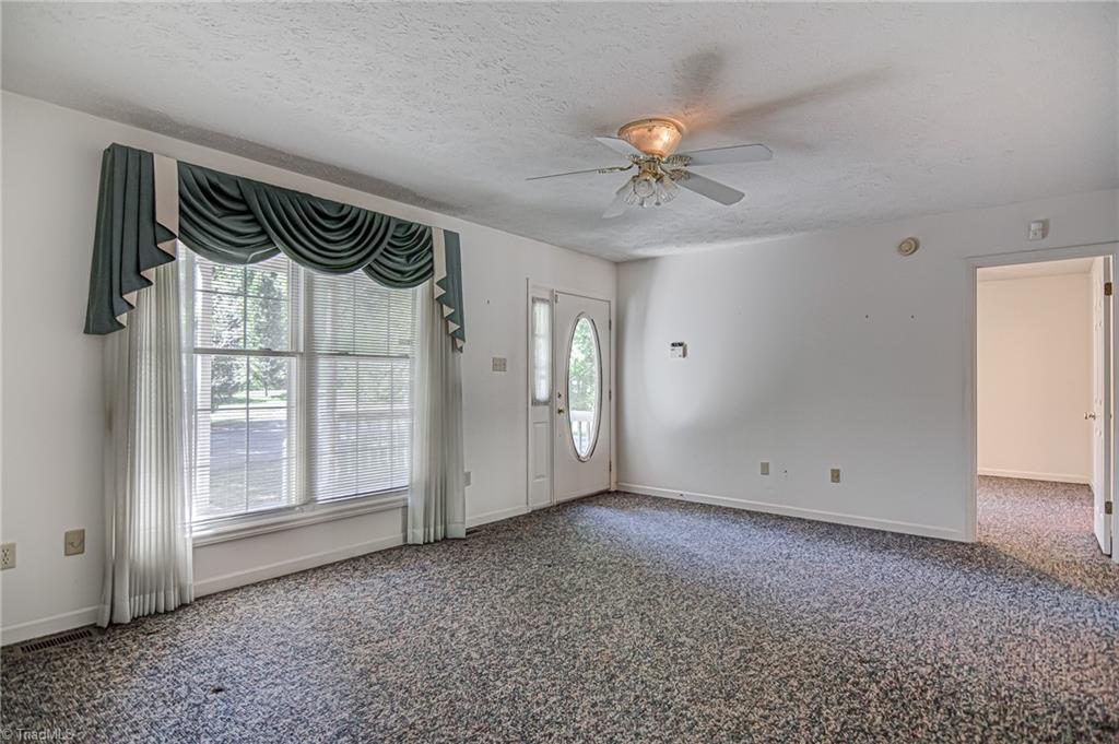 406 Grenham Road Greensboro, NC 27455 - Photo 4 of 16 Gallery Image 4