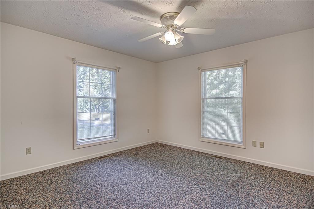 406 Grenham Road Greensboro, NC 27455 - Photo 8 of 16 Gallery Image 8