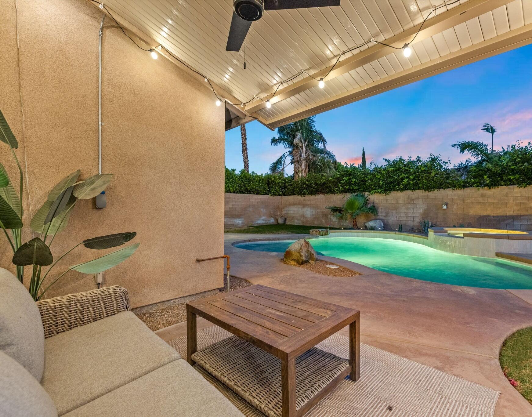 80543 Philadelphia Avenue Indio, CA 92201 - Photo 44 of 46 a bench sitting in the middle of a yard