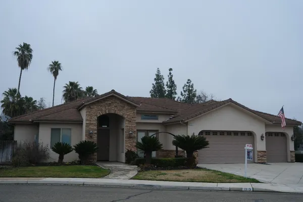 $3,000 | 1313 Jordan Avenue, Clovis, CA 93611