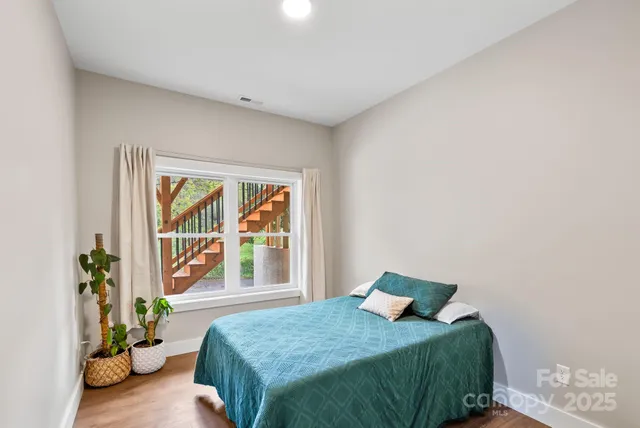 $409,900 | 121 Ponder Street, Mars Hill, NC 28754