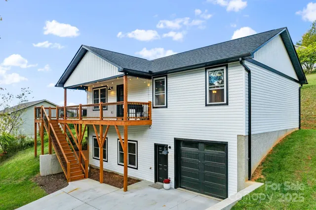 $409,900 | 121 Ponder Street, Mars Hill, NC 28754