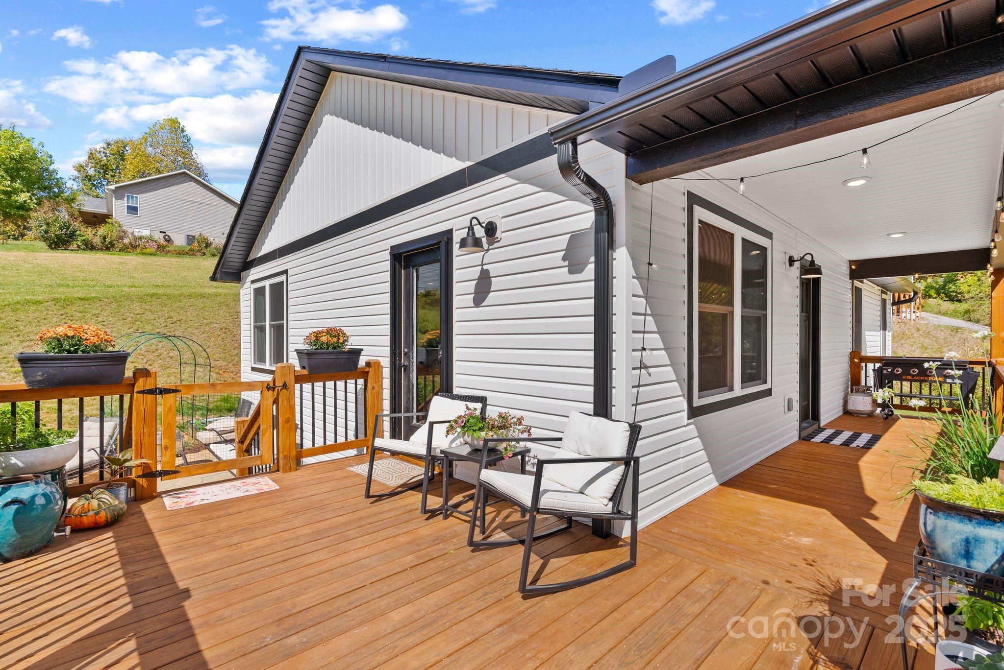 121 Ponder Street Mars Hill, NC 28754 - Photo 5 of 27