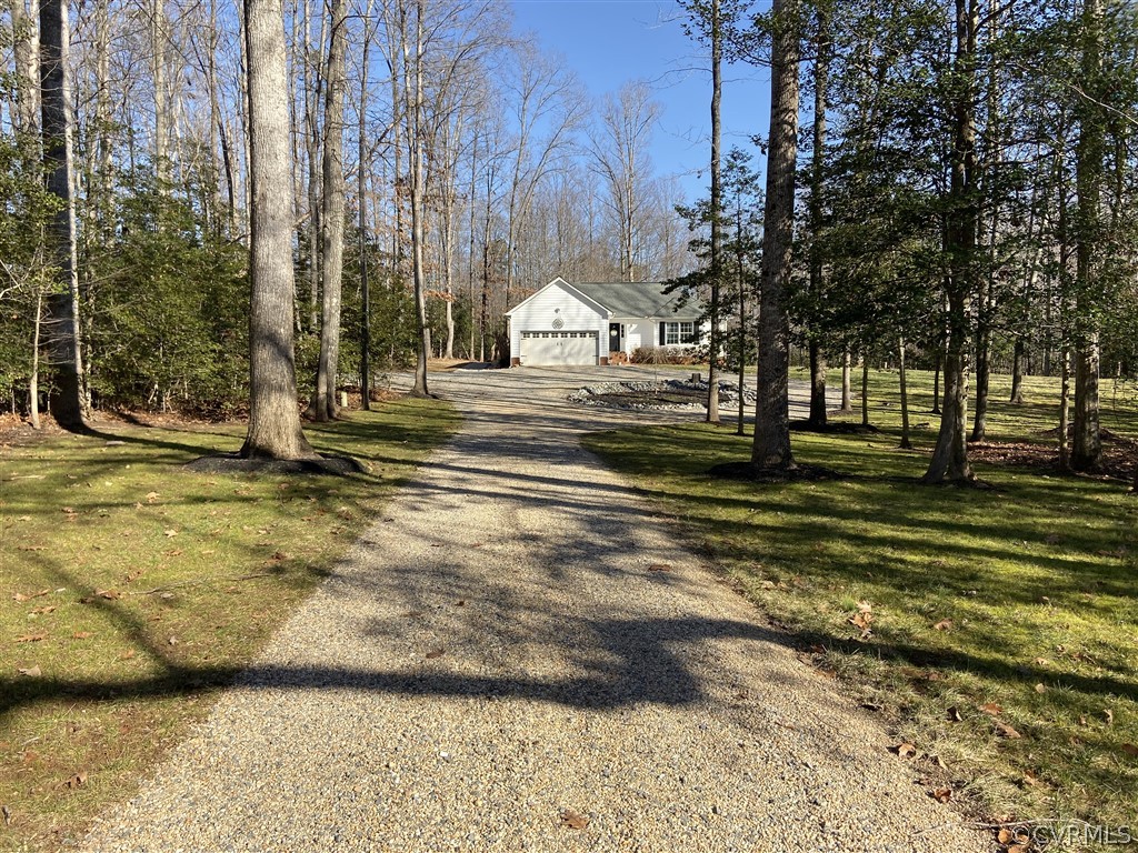 1790 Hawk Town Road Maidens, VA 23102 - Photo 4 of 24