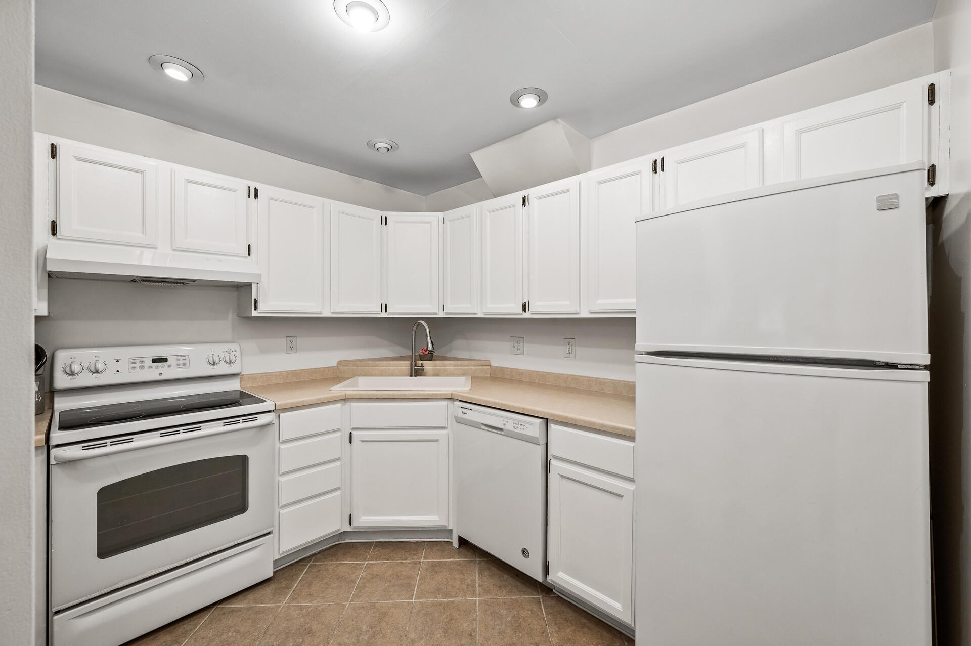 2220 Ridge Drive, Unit 16 St. Louis Park, MN 55416 - Photo 10 of 28