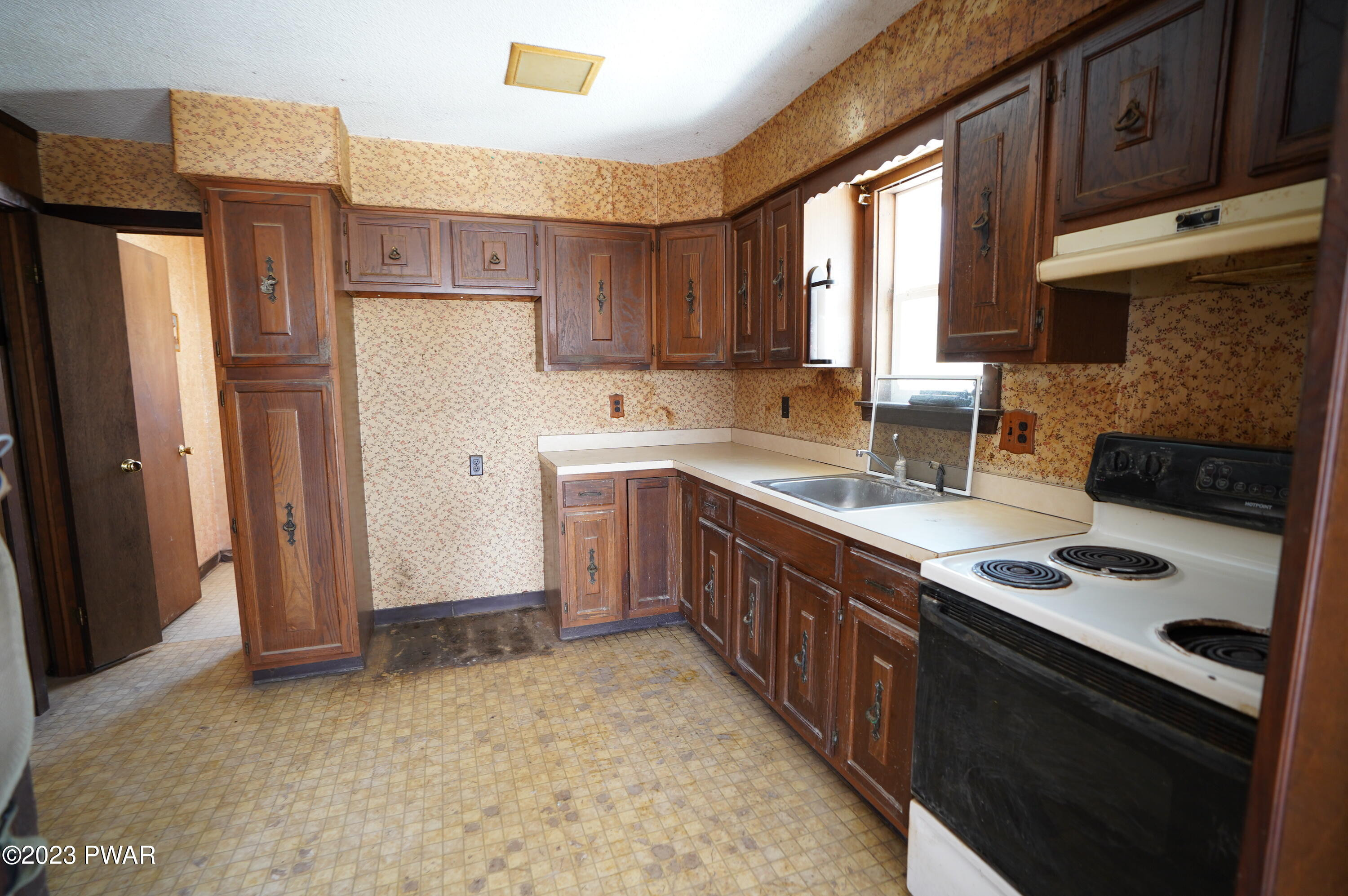 70 Hummingbird Lane Hawley, PA 18428 - Photo 10 of 23 DSC03763