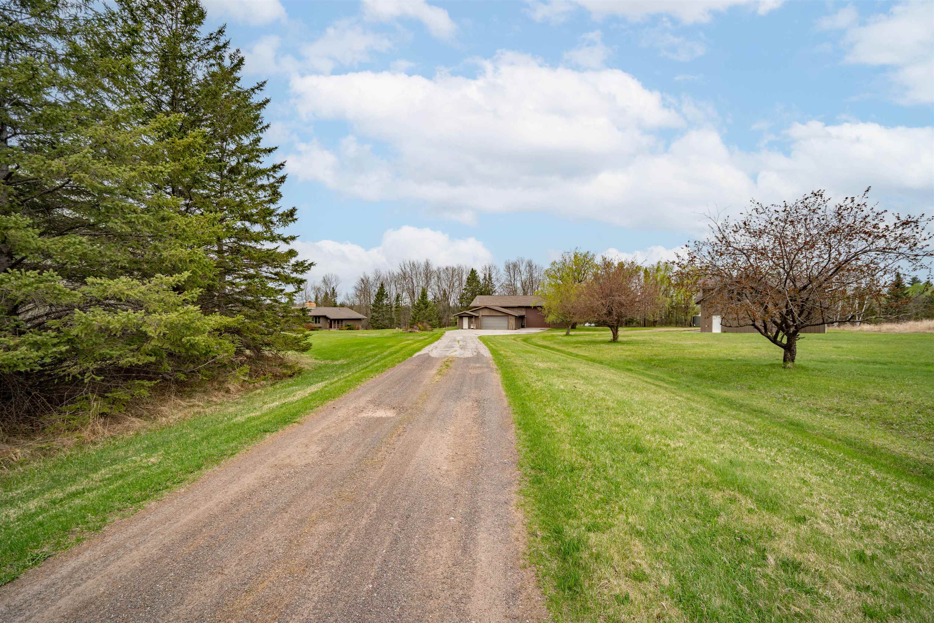 4153 Lindberg Road Superior, WI 54880 - Photo 50 of 52 View of dirt / gravel driveway