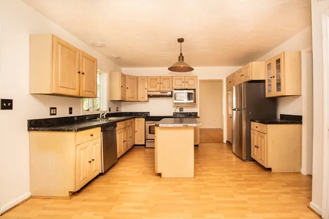 $660,000 | 12 Tattan Farm Road, Worcester, MA 01605