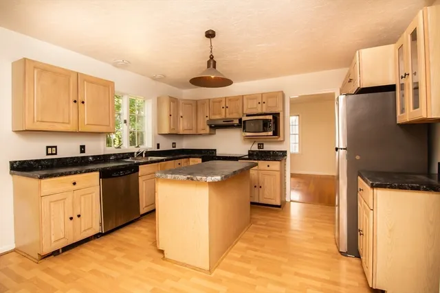 $660,000 | 12 Tattan Farm Road, Worcester, MA 01605