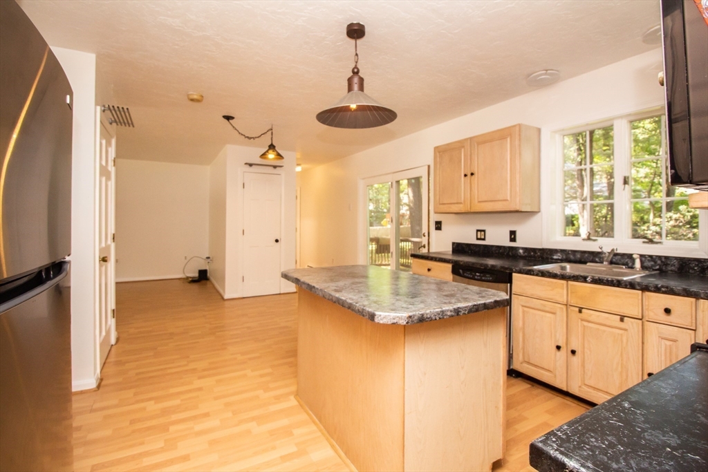 12 Tattan Farm Road Worcester, MA 01605 - Photo 8 of 38