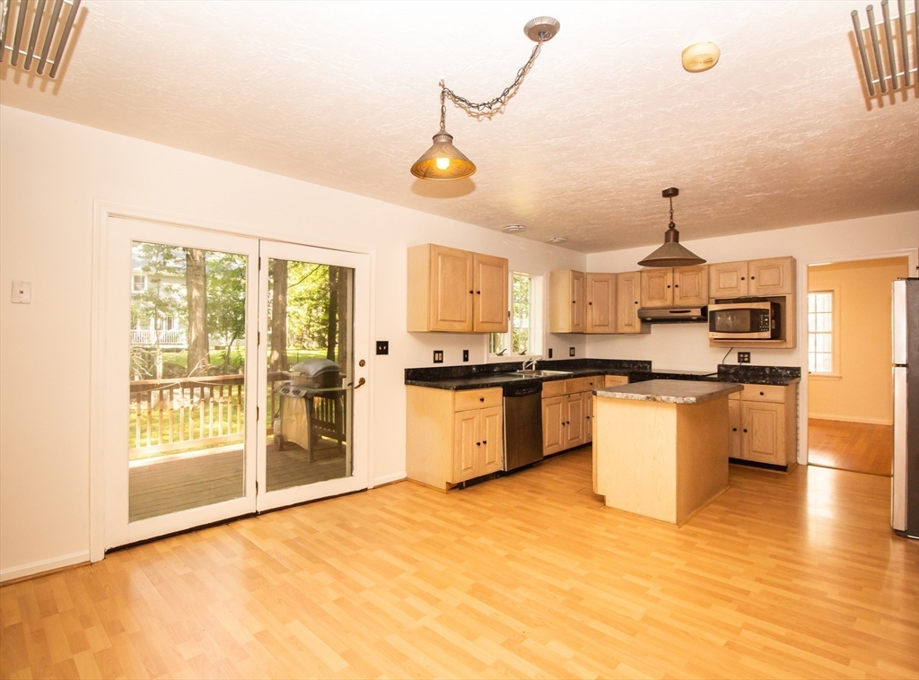 12 Tattan Farm Road Worcester, MA 01605 - Photo 9 of 38