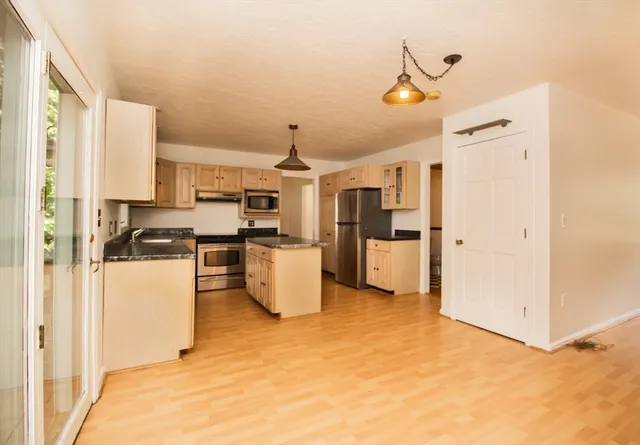 $660,000 | 12 Tattan Farm Road, Worcester, MA 01605