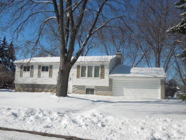 1465 Adrian Road Walled Lake, MI 48390 - Photo 2 of 20 iho 063.jpg
