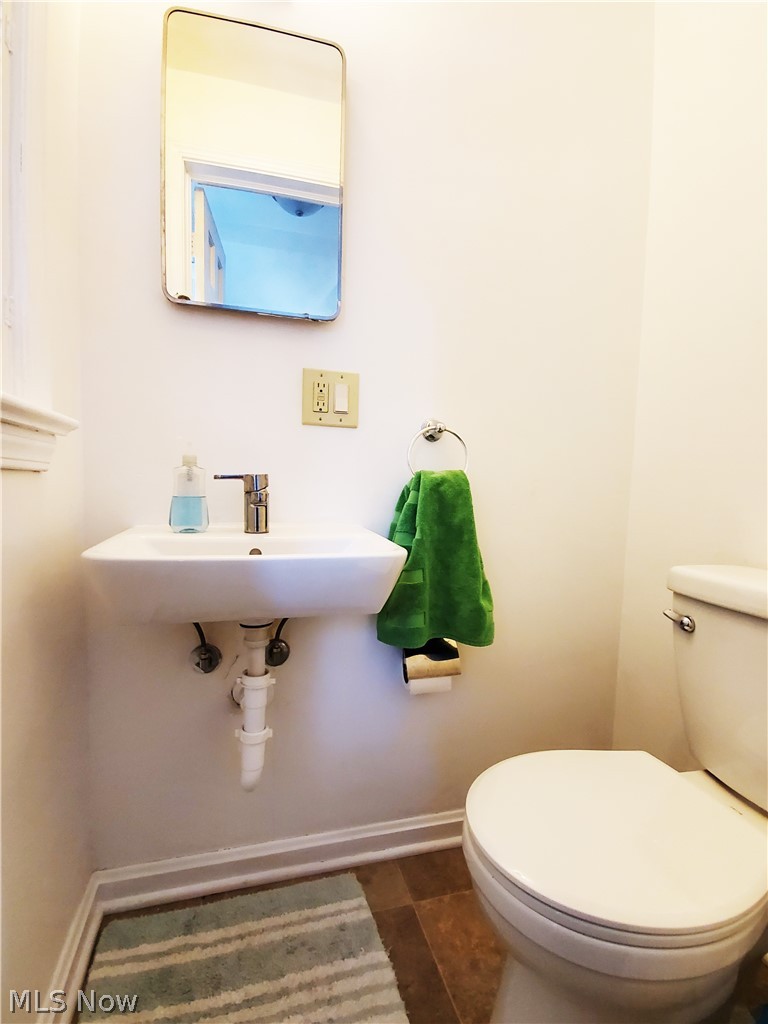 3326 Avalon Road Cleveland, OH 44120 - Photo 11 of 28 Gallery Image 11