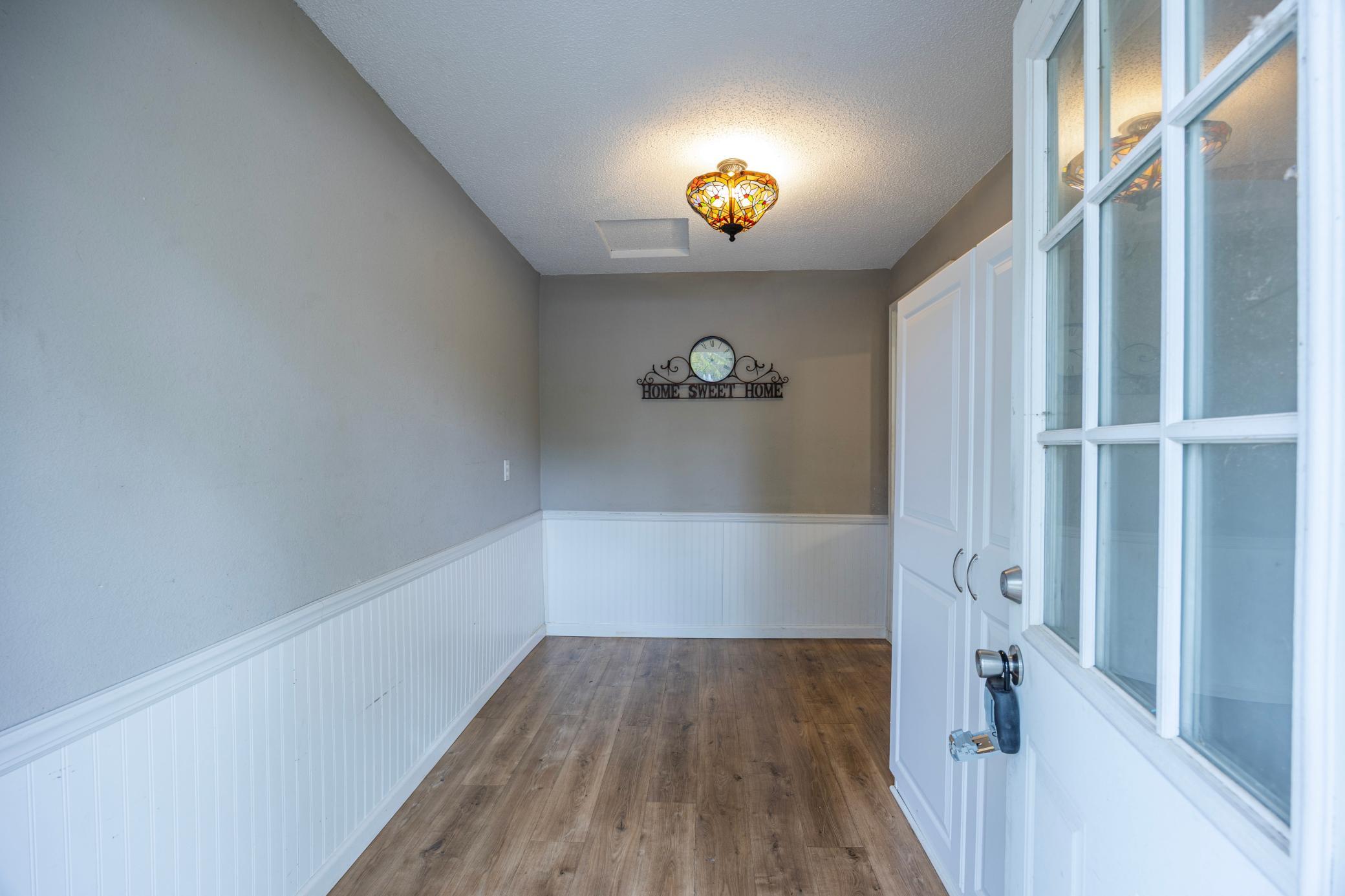 411 Oak Avenue Southeast Montgomery, MN 56069 - Photo 11 of 35