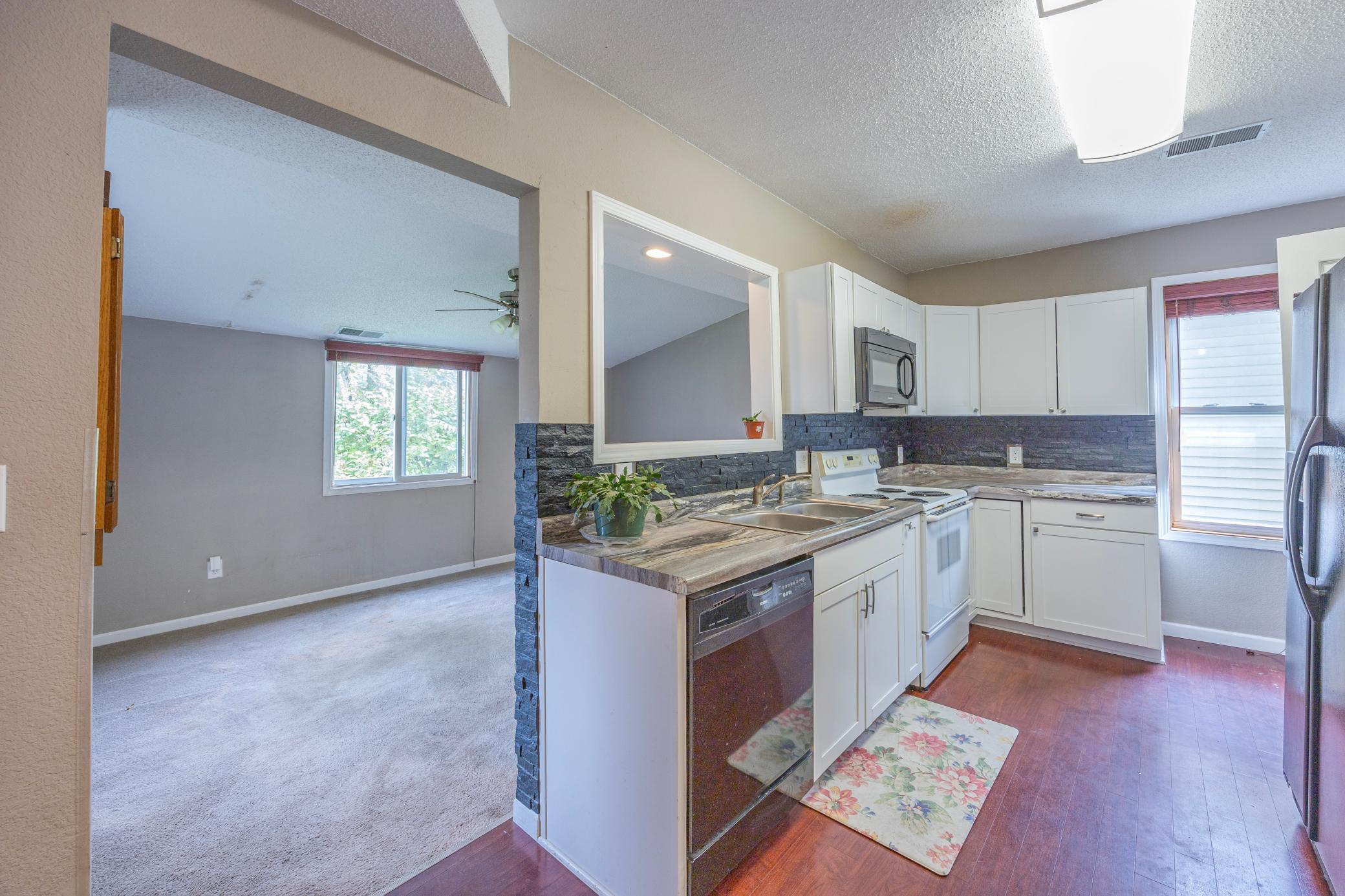 411 Oak Avenue Southeast Montgomery, MN 56069 - Photo 17 of 35