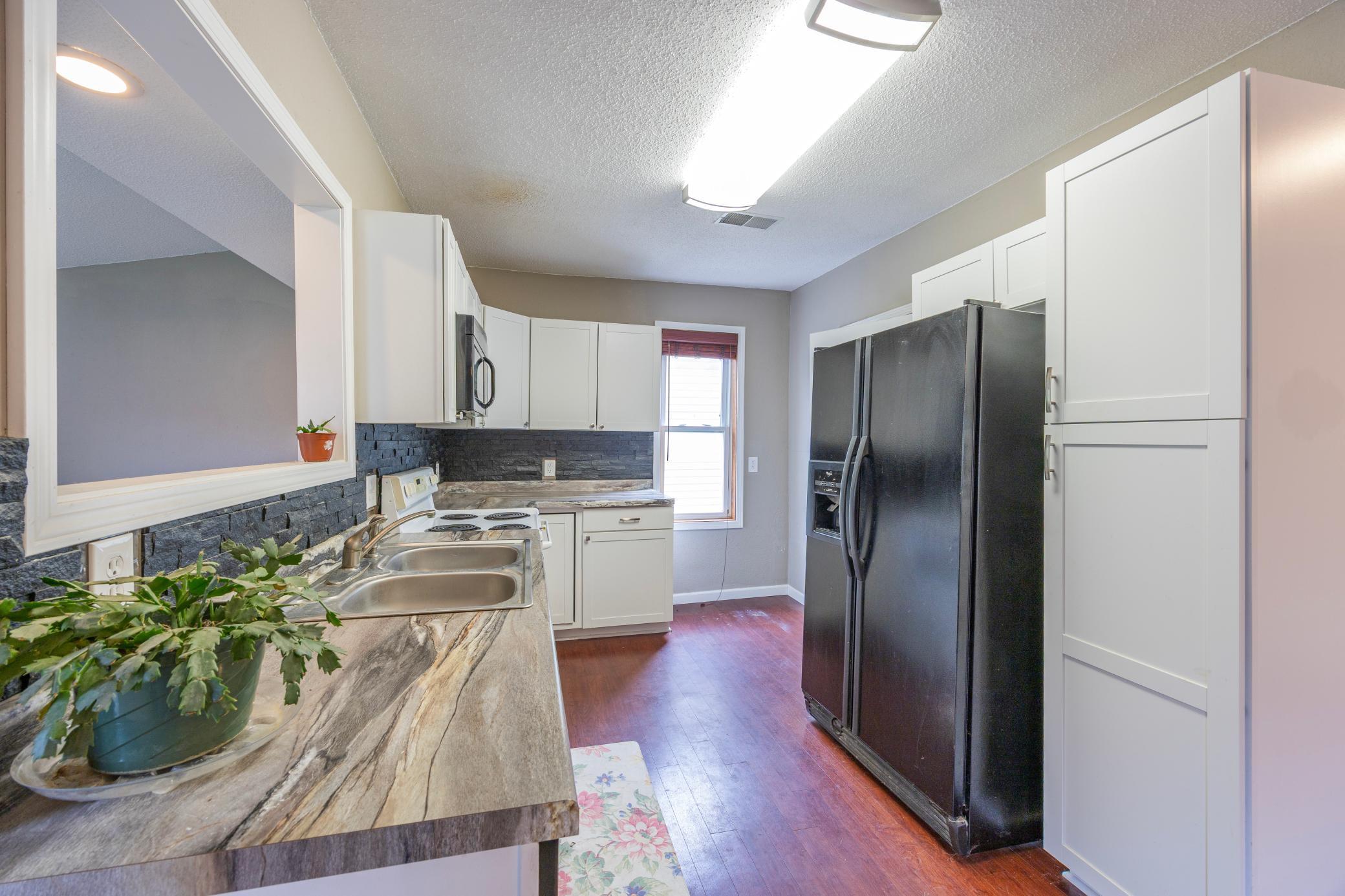 411 Oak Avenue Southeast Montgomery, MN 56069 - Photo 19 of 35