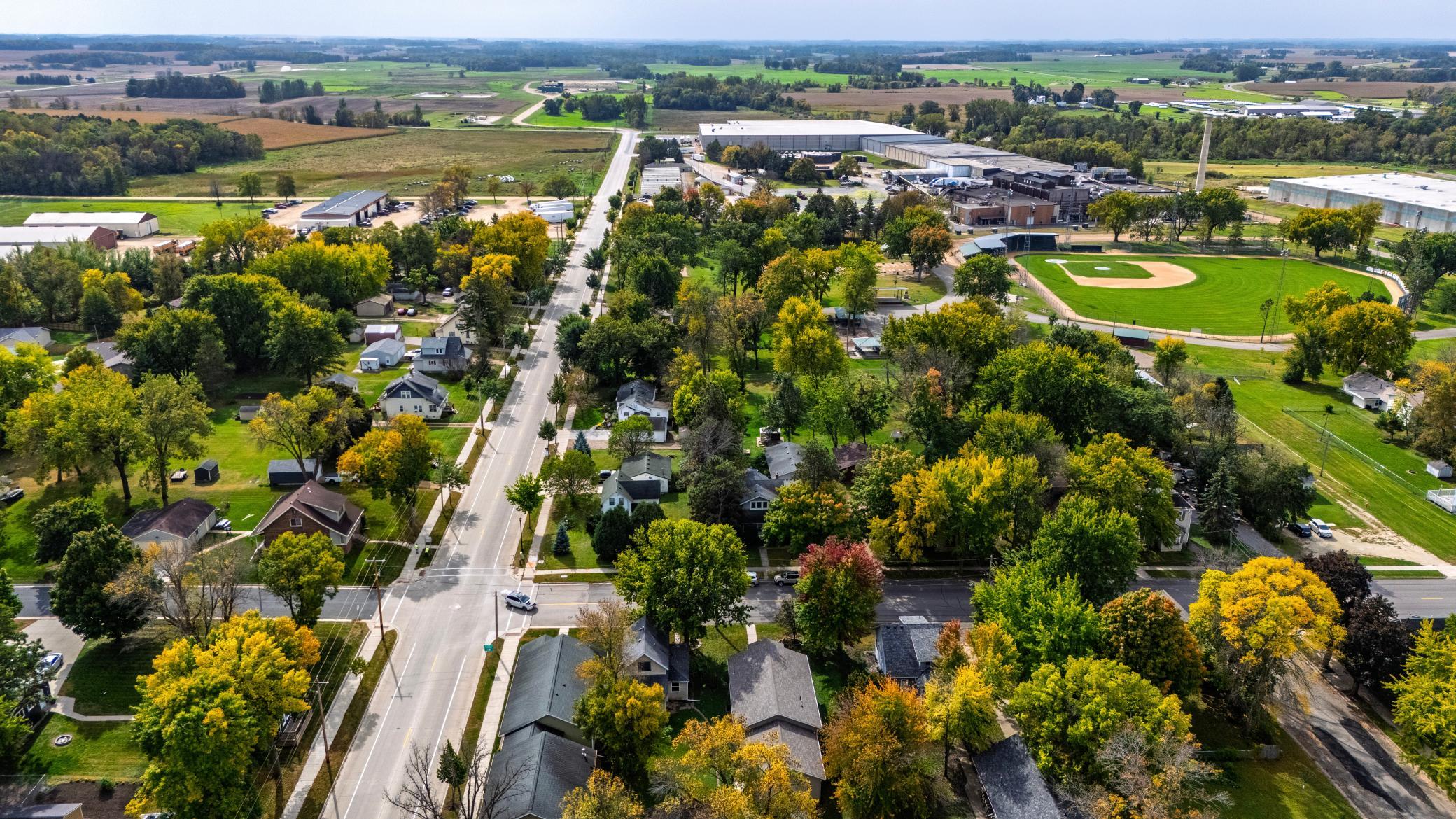 411 Oak Avenue Southeast Montgomery, MN 56069 - Photo 10 of 35
