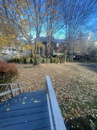 $2,200 | 15 Harris Street, Unit 2, Marblehead, MA 01945