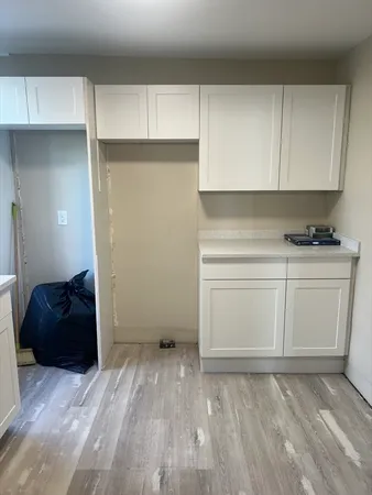 $2,200 | 15 Harris Street, Unit 2, Marblehead, MA 01945