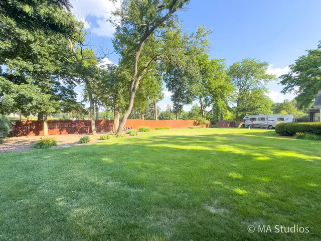 $625,000 | 1219 Golf Lane, Wheaton, IL 60189