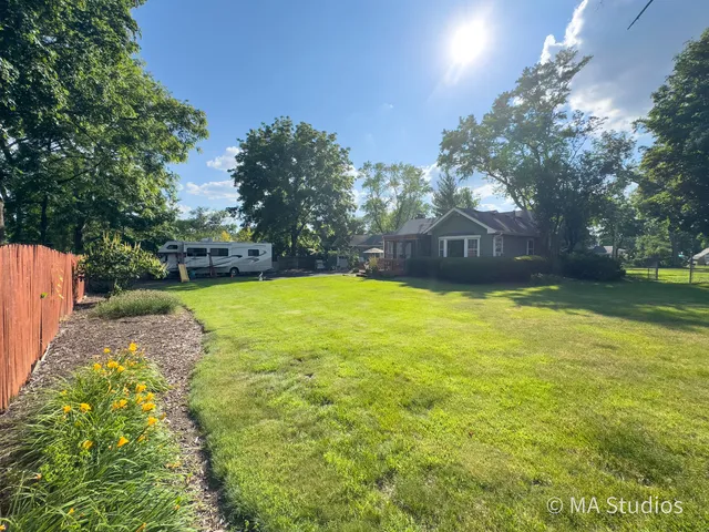 $625,000 | 1219 Golf Lane, Wheaton, IL 60189