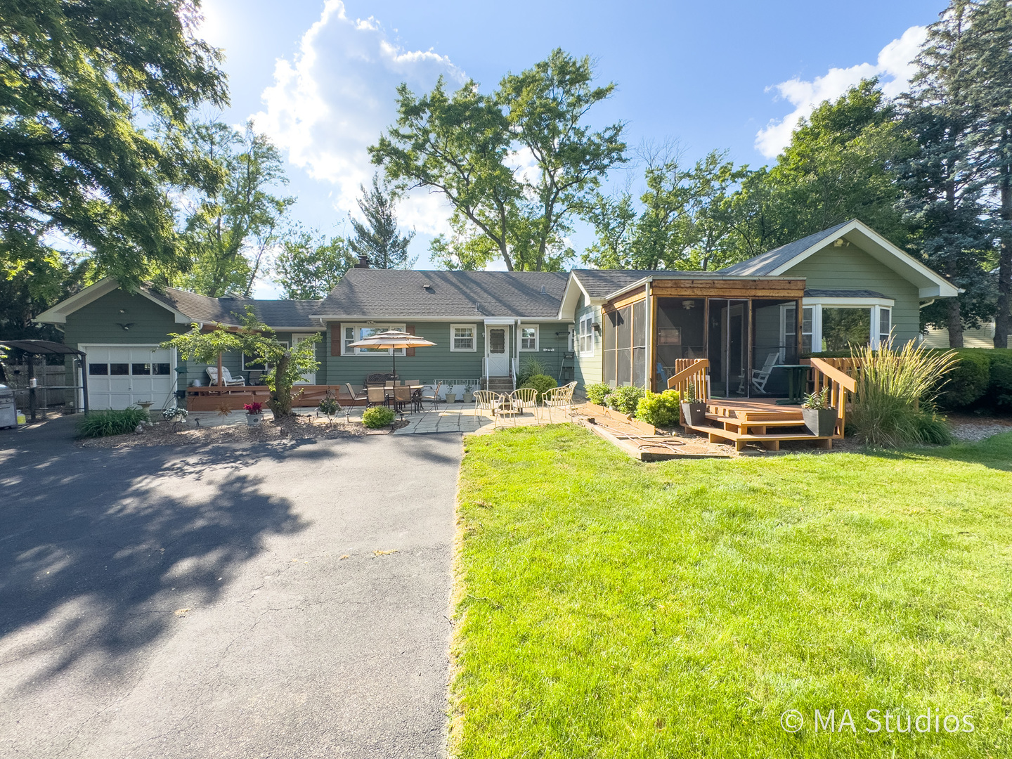 1219 Golf Lane Wheaton, IL 60189 - Photo 56 of 67 a view of a house with pool and chairs