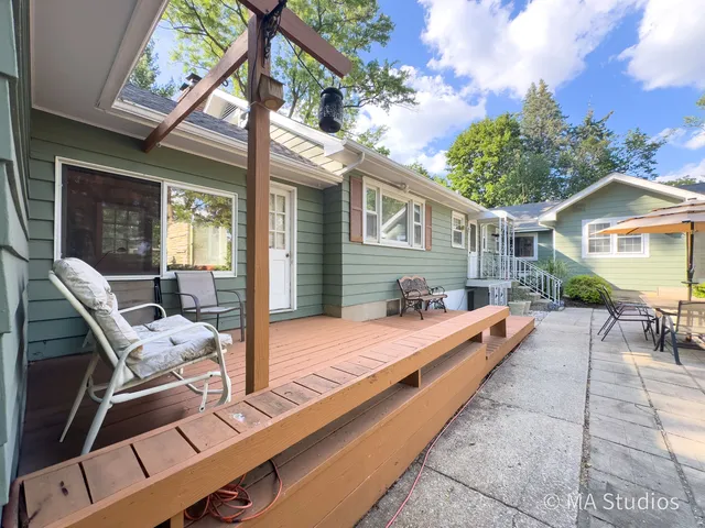 $625,000 | 1219 Golf Lane, Wheaton, IL 60189