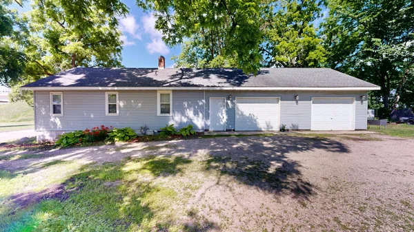 $140,000 | 117 Ella Avenue Northeast, Willmar, MN 56201