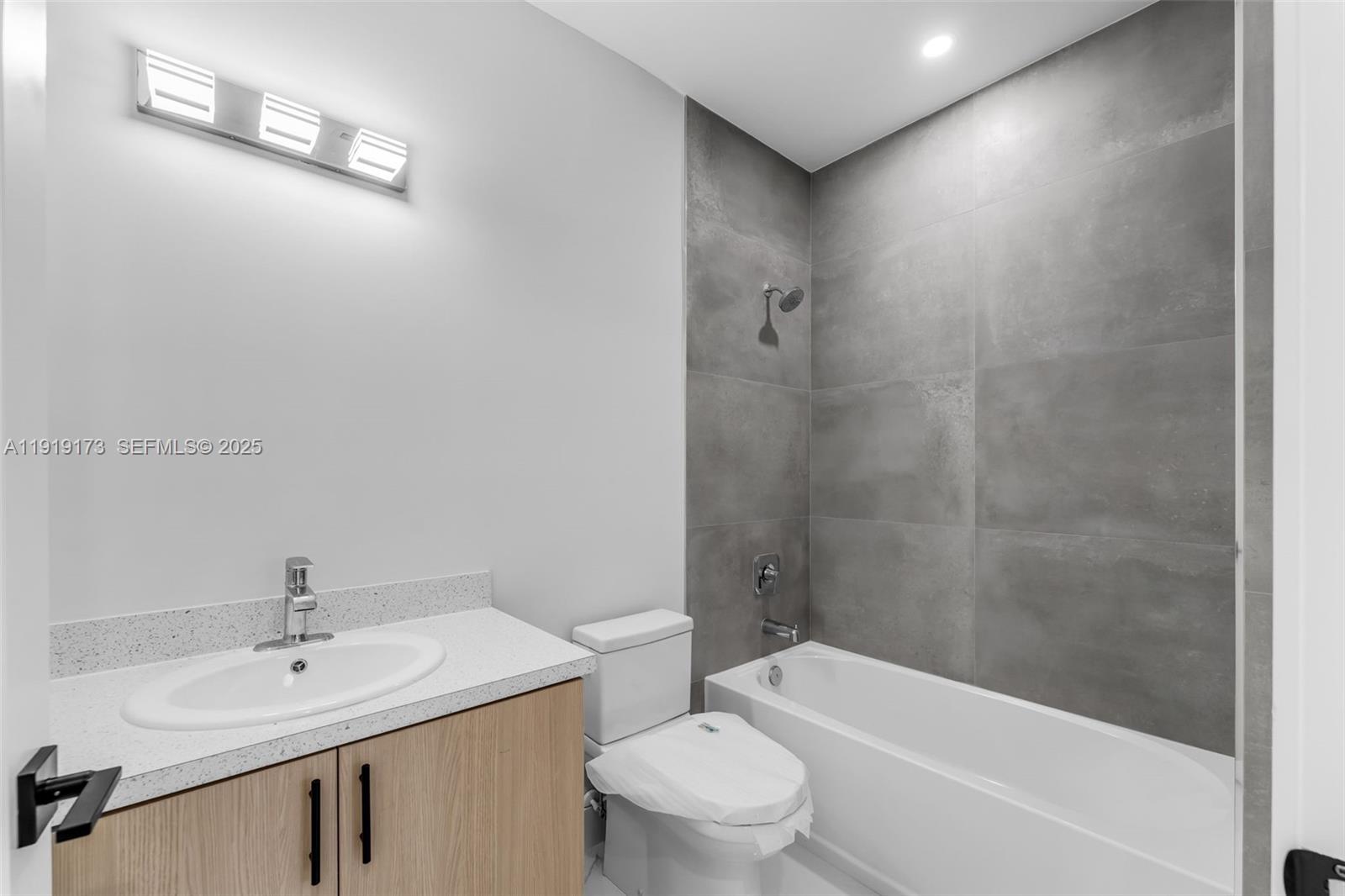 12330 Southwest 219th Street Miami, FL 33170 - Photo 13 of 27