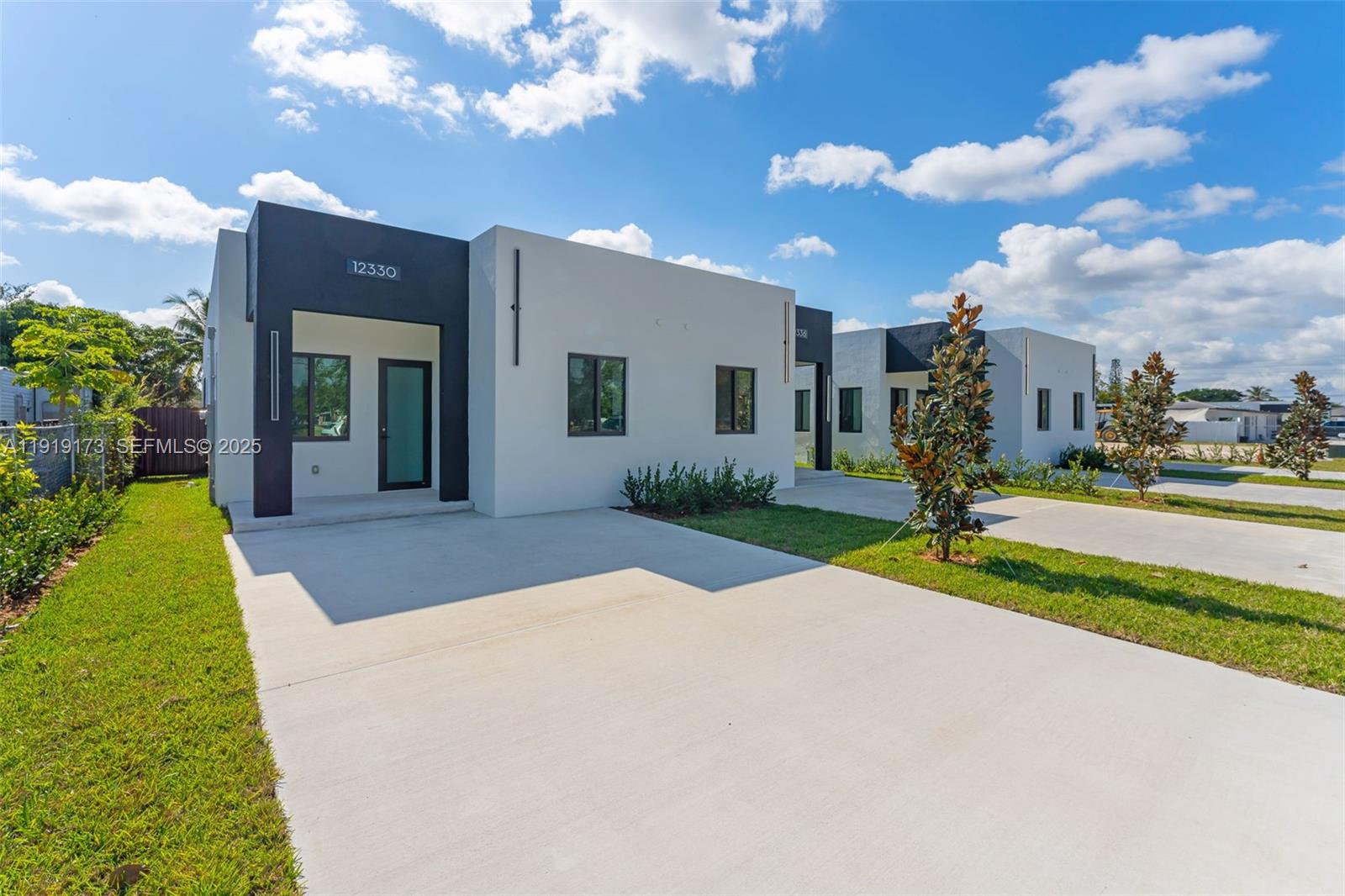 12330 Southwest 219th Street Miami, FL 33170 - Photo 3 of 27