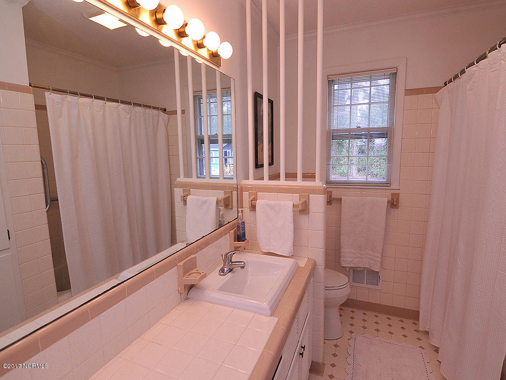 133 Partridge Road Wilmington, NC 28412 - Photo 15 of 19 Hall Bath
