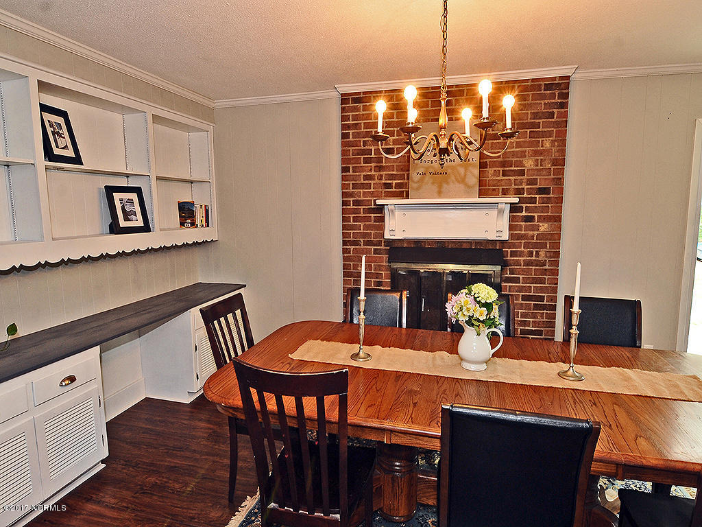 133 Partridge Road Wilmington, NC 28412 - Photo 8 of 19 Dining 2