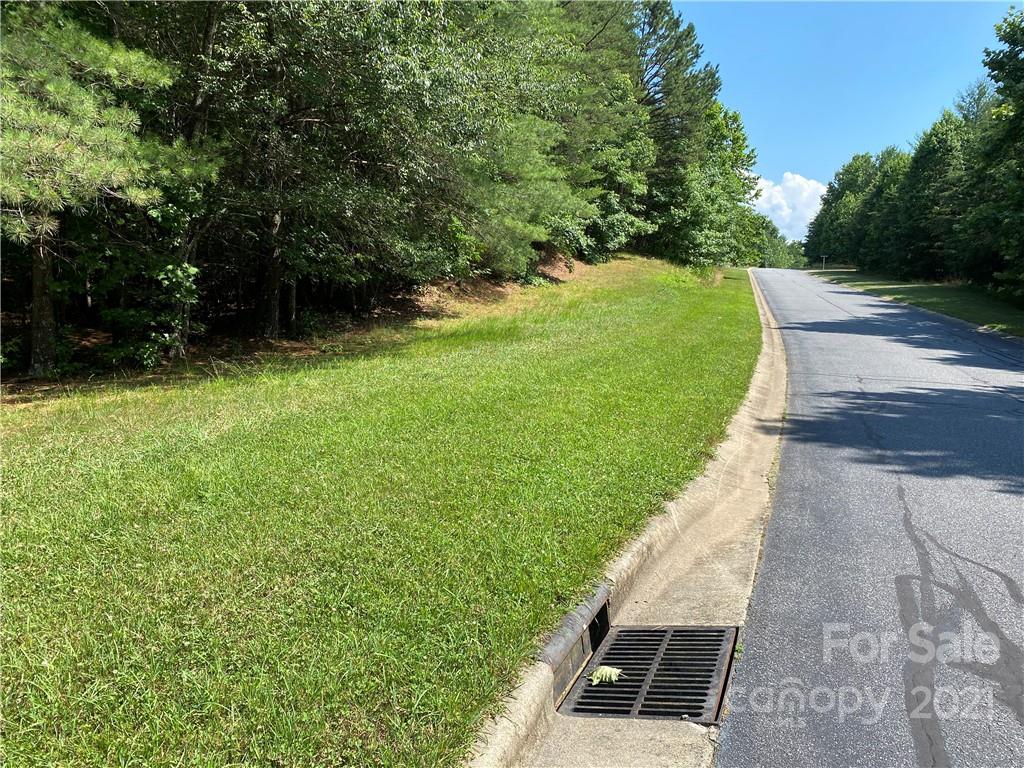 171 Big Tree Way, Unit 4 Nebo, NC 28761 - Photo 6 of 11 Gallery Image 6