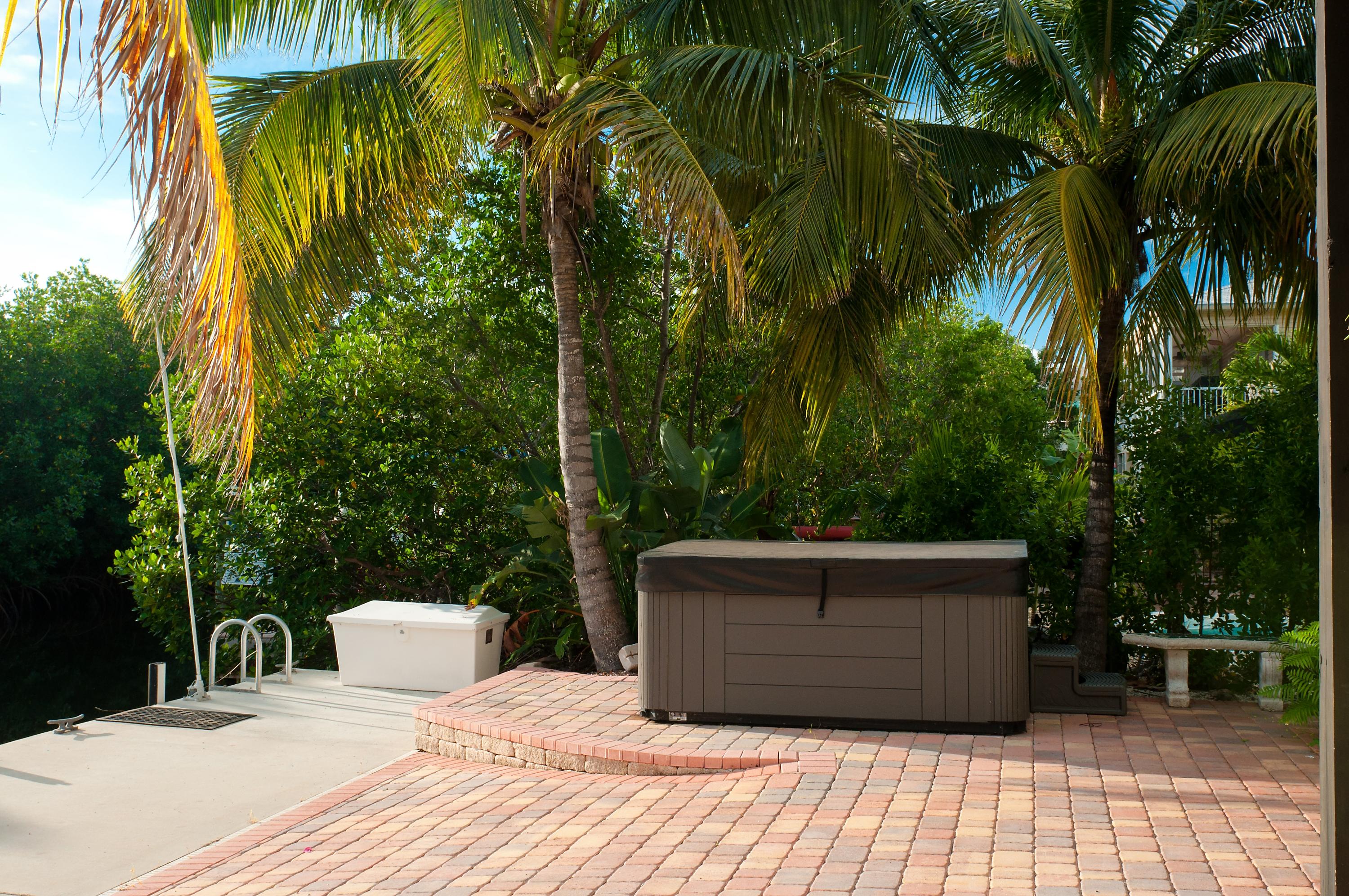 763 Indies Road Summerland Key, FL 33042 - Photo 19 of 43 Hot_Tub_Bartels+763+Indies+Rd--282199442