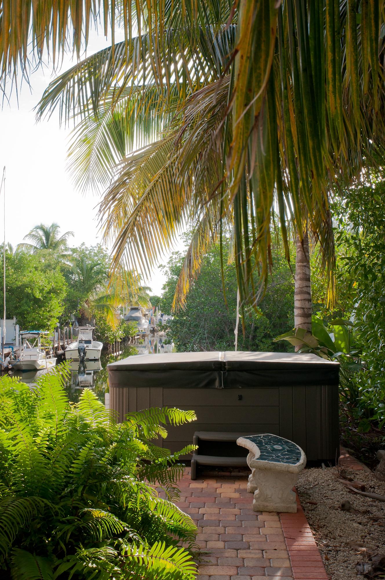 763 Indies Road Summerland Key, FL 33042 - Photo 20 of 43 Hot_Tub_canal_Bartels+763+Indi-282199370