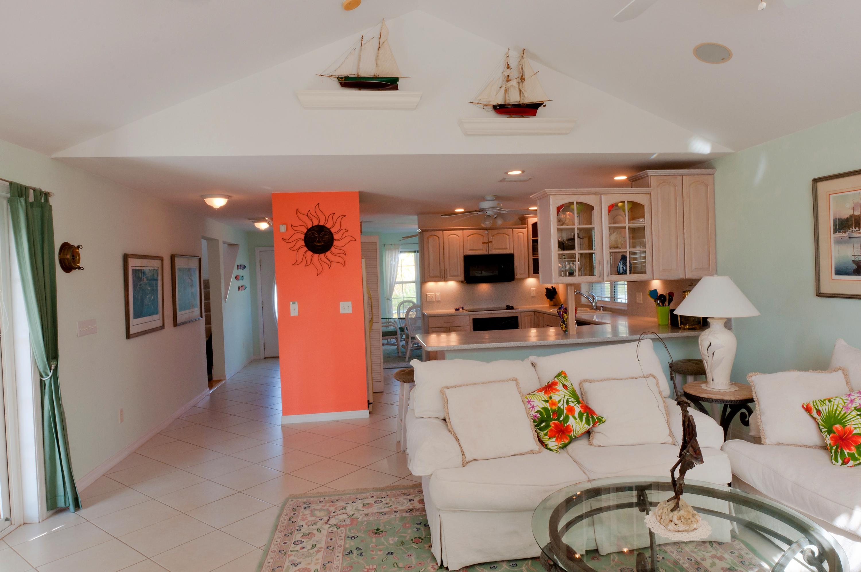 763 Indies Road Summerland Key, FL 33042 - Photo 27 of 43 Living_room_kitchen_Bartels+76-282204951
