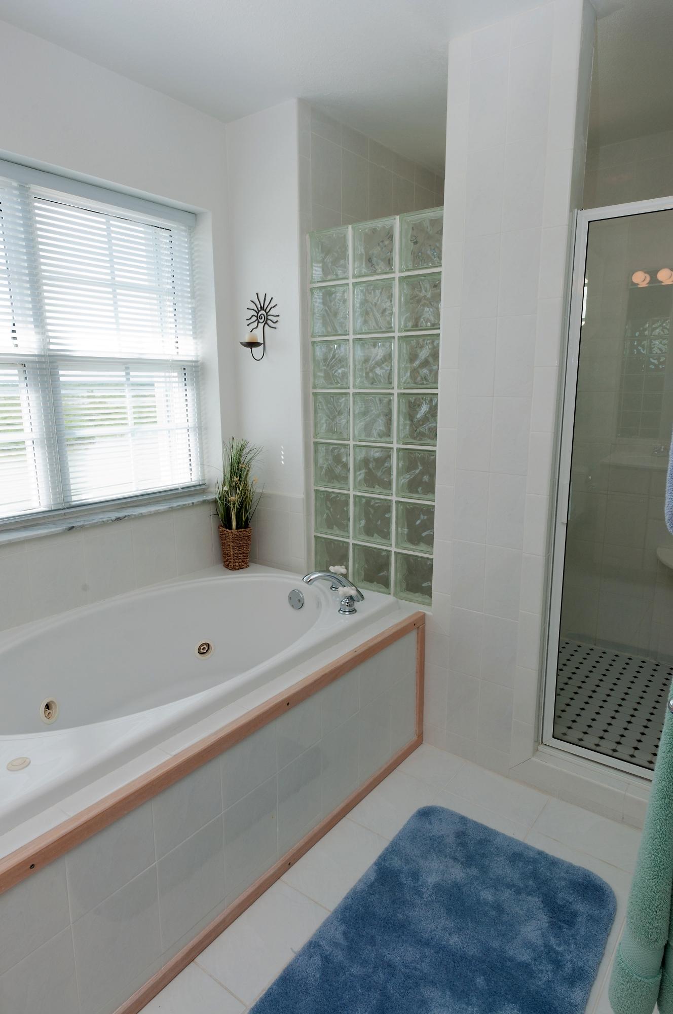 763 Indies Road Summerland Key, FL 33042 - Photo 35 of 43 Upstairs_bathroom_Bartels+763+-282205950