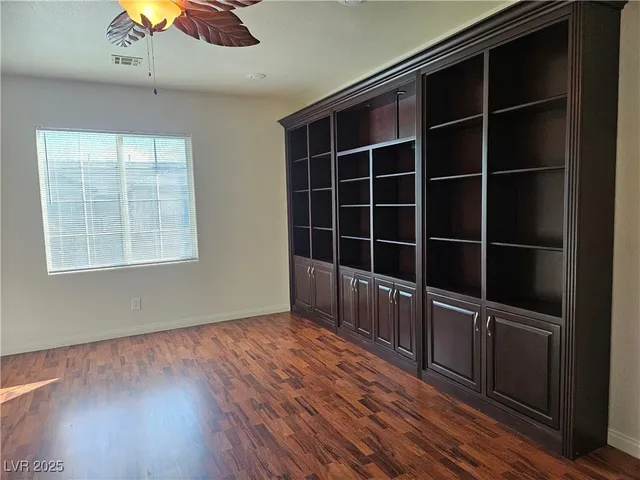 $2,600 | 10134 Reflection Brook Avenue, Las Vegas, NV 89148