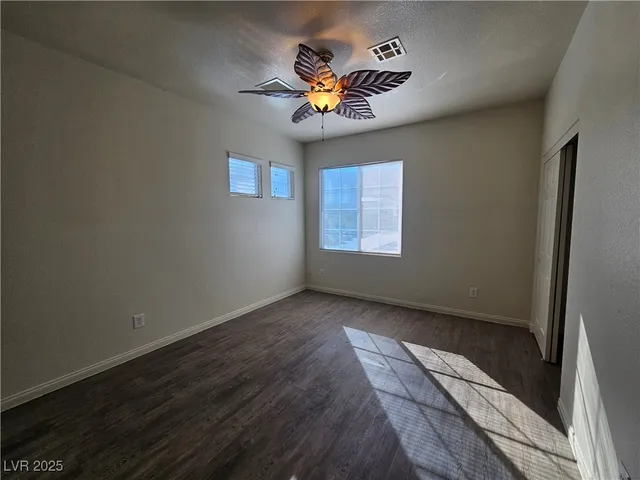 $2,600 | 10134 Reflection Brook Avenue, Las Vegas, NV 89148