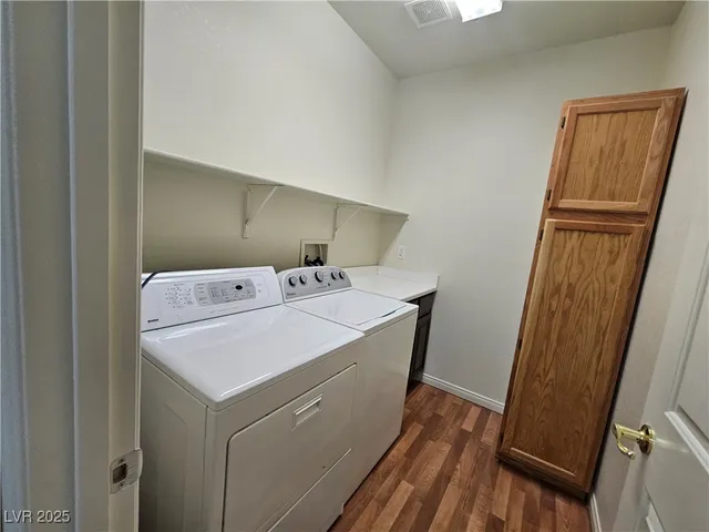 $2,600 | 10134 Reflection Brook Avenue, Las Vegas, NV 89148