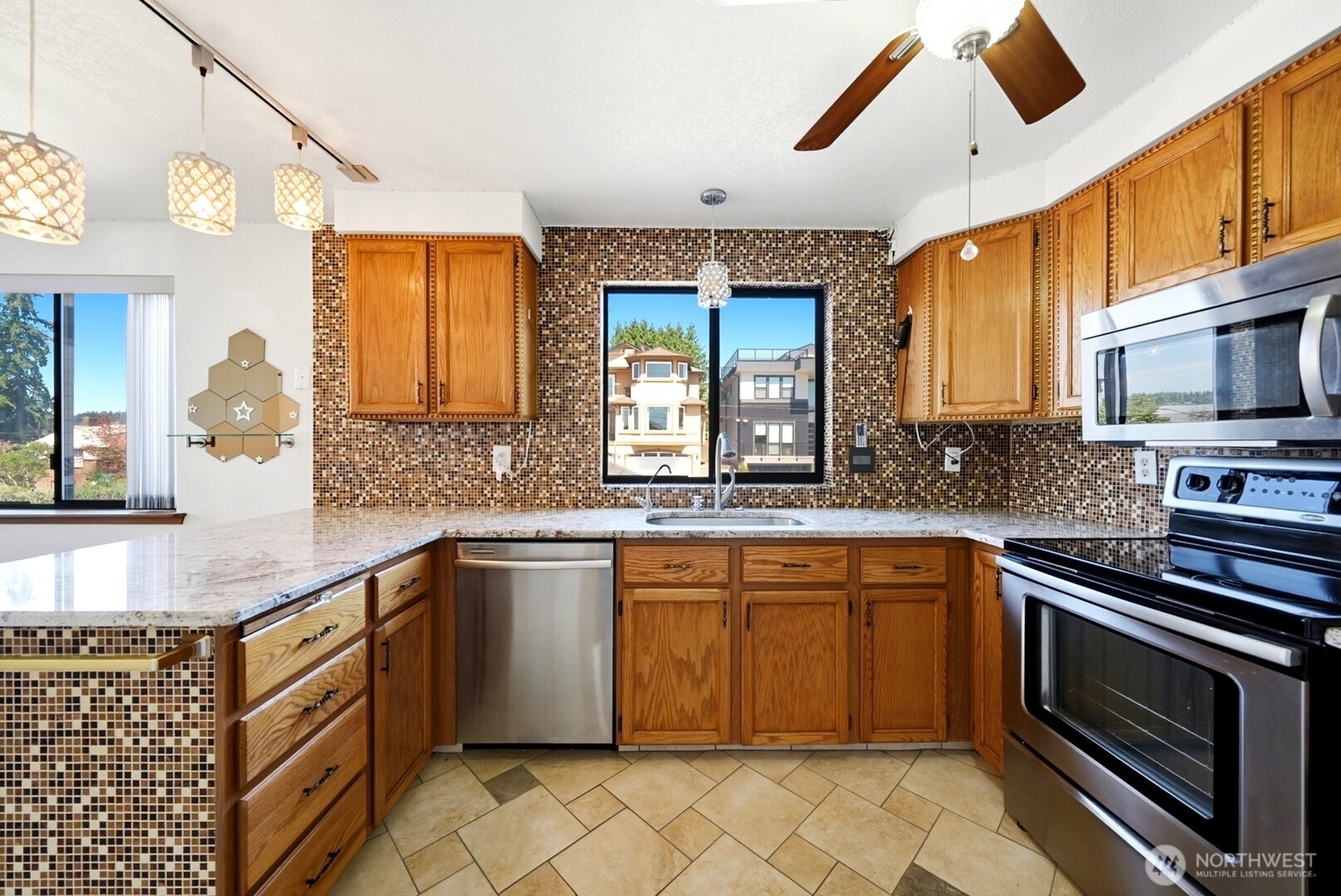 1011 North 28th Place Renton, WA 98056 - Photo 10 of 37 Gallery Image 10