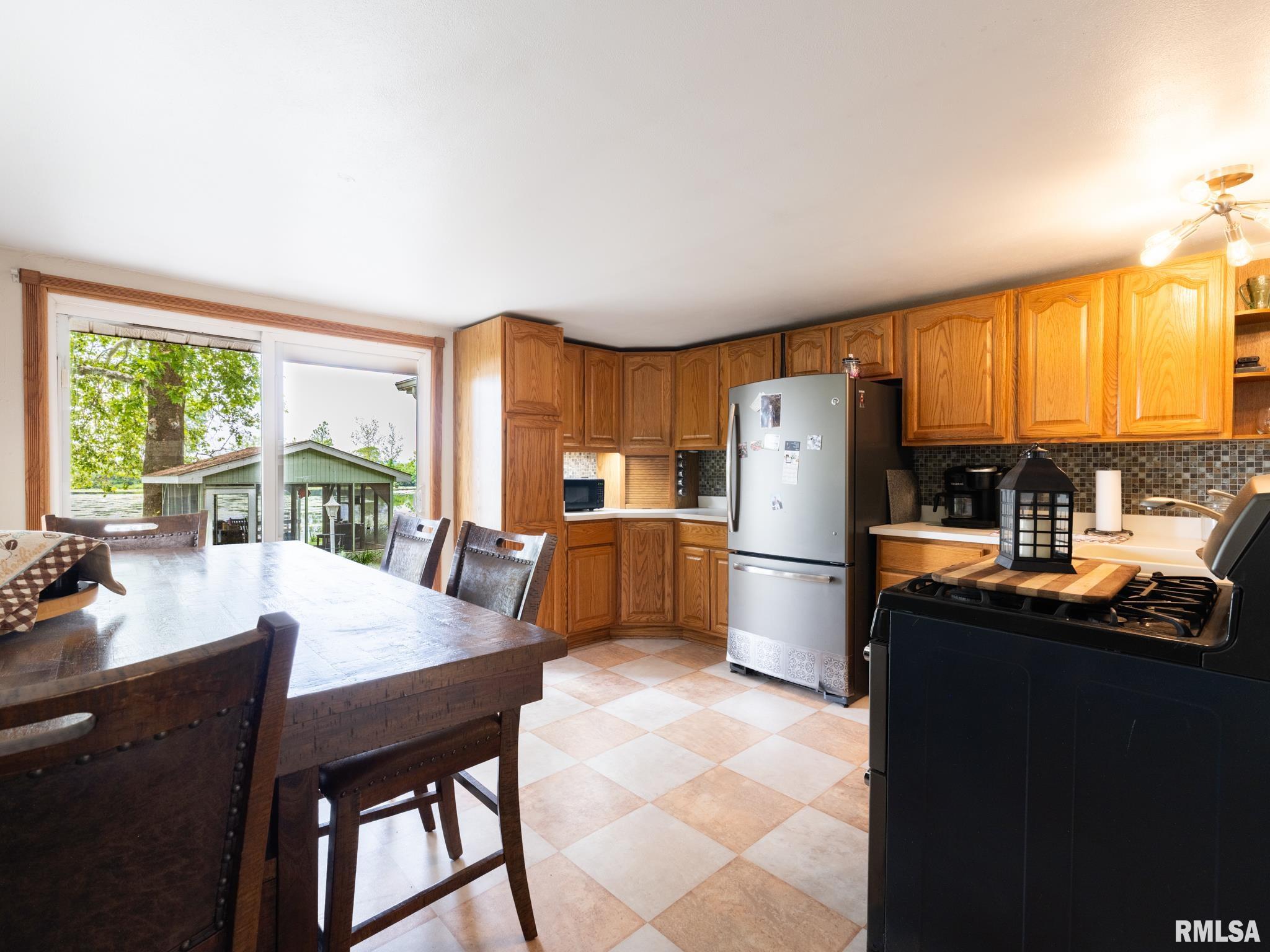 6394 Macs Road Manito, IL 61546 - Photo 10 of 31 Gallery Image 10