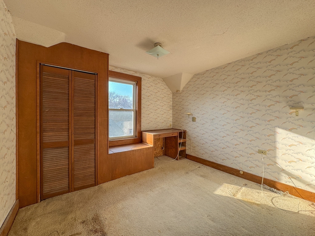 34 Smithfield Road Woonsocket, RI 02895 - Photo 9 of 35