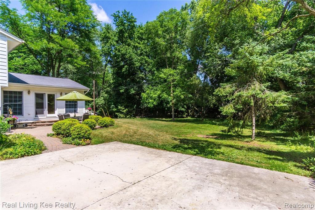 354 Texas Avenue Rochester Hills, MI 48309 - Photo 11 of 62
